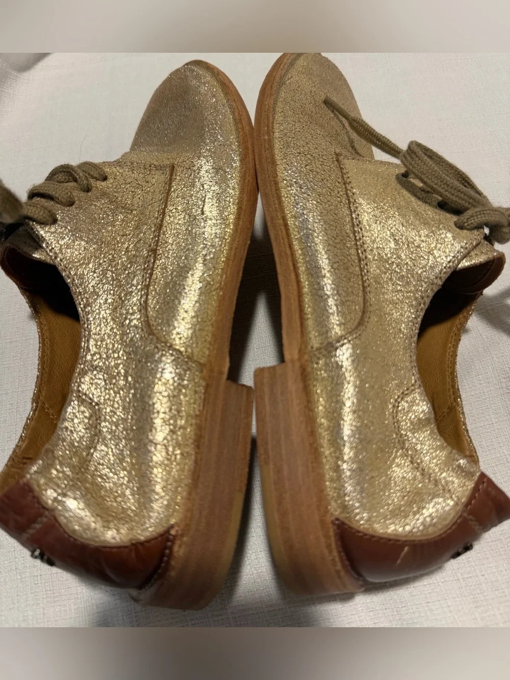 Trask women’s Oxford sz9 Metallic Tan Chukka laced shoes luxury formal neutral‎
